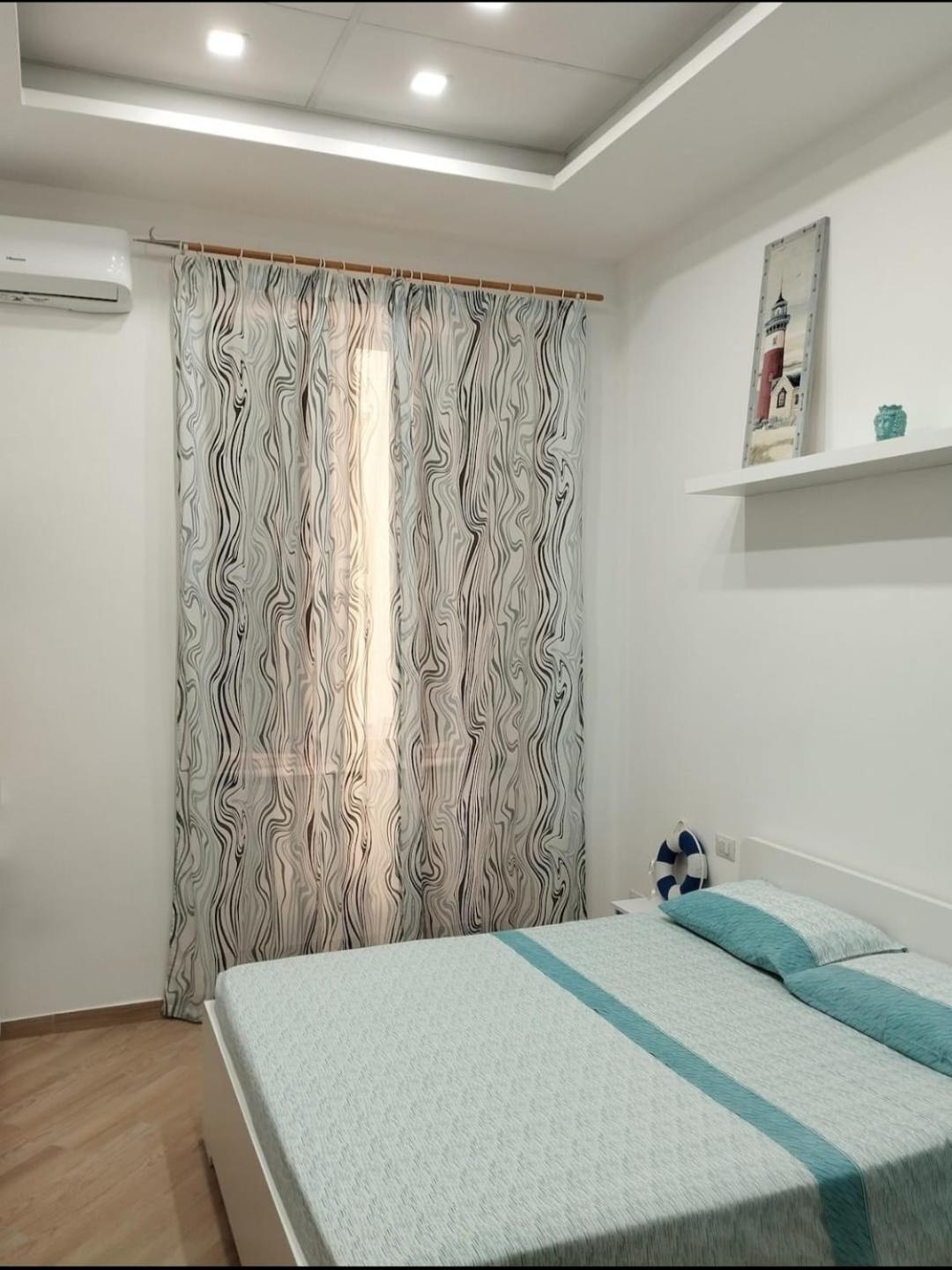Stanza Naples